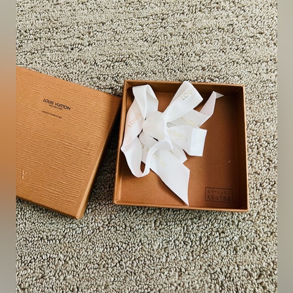 Louis Vuitton Empty Box with Ribbon – Classic Brown - Picture 7 of 10